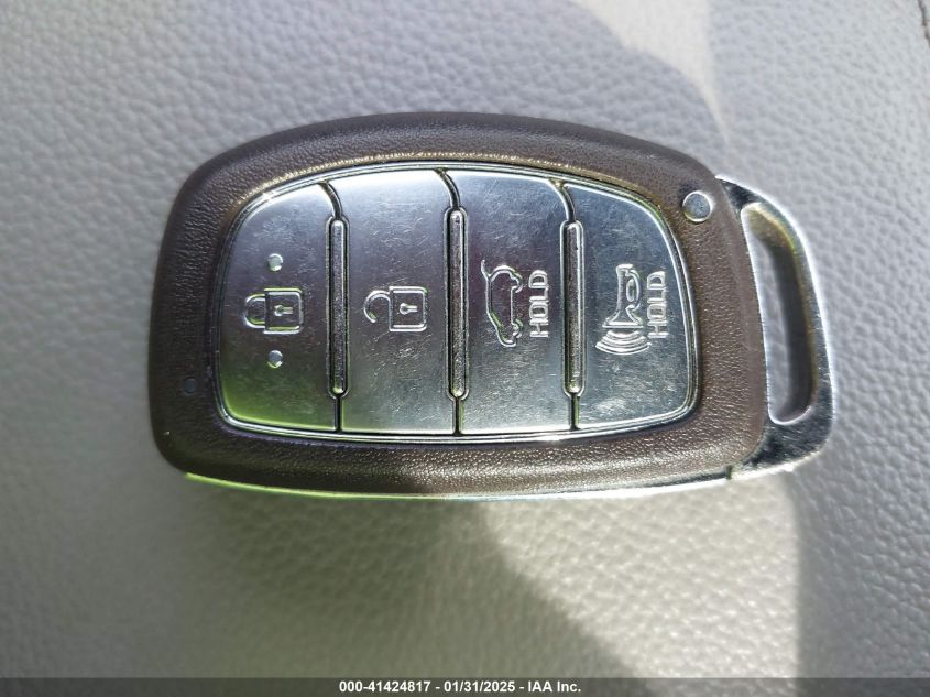 2017 Hyundai Tucson Limited/Sport And Eco/Se VIN: KM8J33A21HV582557 Lot: 41424817