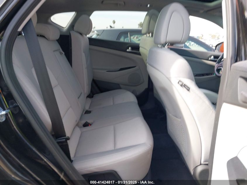 2017 Hyundai Tucson Limited/Sport And Eco/Se VIN: KM8J33A21HV582557 Lot: 41424817