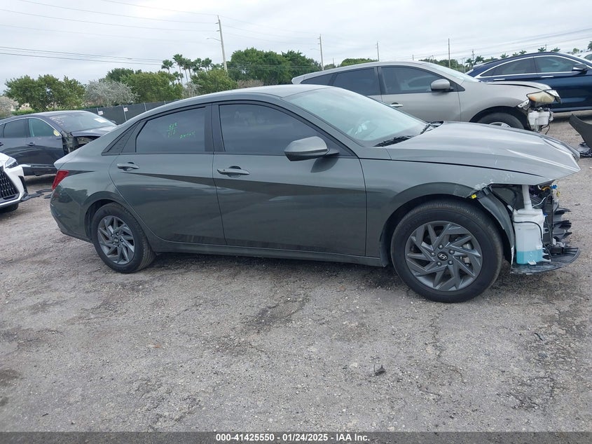 2024 HYUNDAI ELANTRA VIN: KMHLM4DG5RU770664