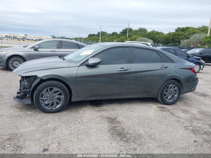 2024 HYUNDAI ELANTRA VIN: KMHLM4DG5RU770664