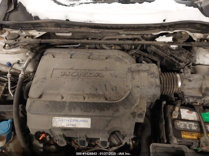 2016 HONDA ACCORD VIN: 1HGCR3F88GA002621