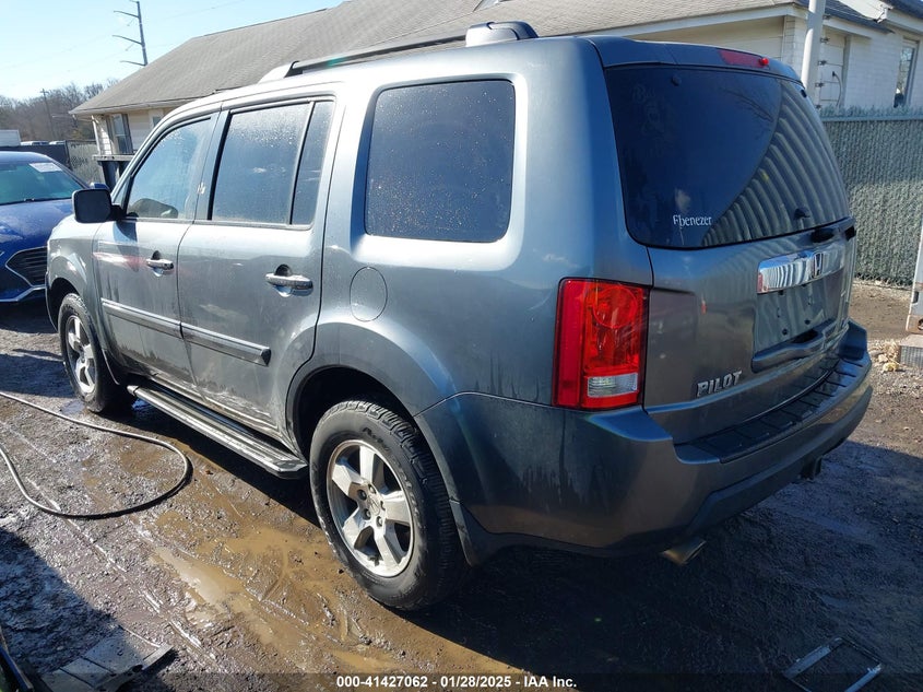 2011 HONDA PILOT VIN: 5FNYF4H57BB087568