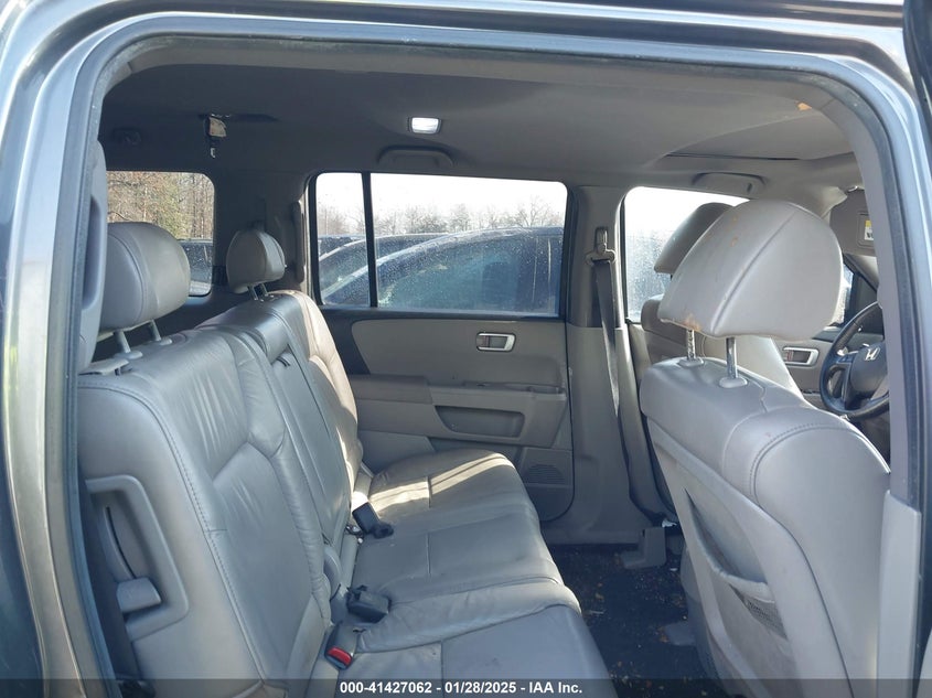 2011 HONDA PILOT VIN: 5FNYF4H57BB087568