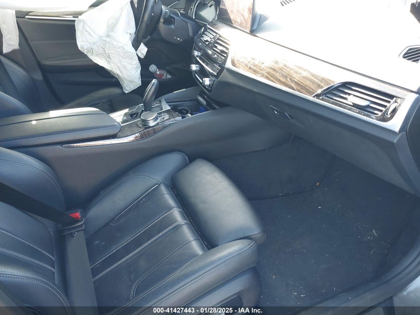2019 BMW 530 VIN: WBAJA7C54KWW40517