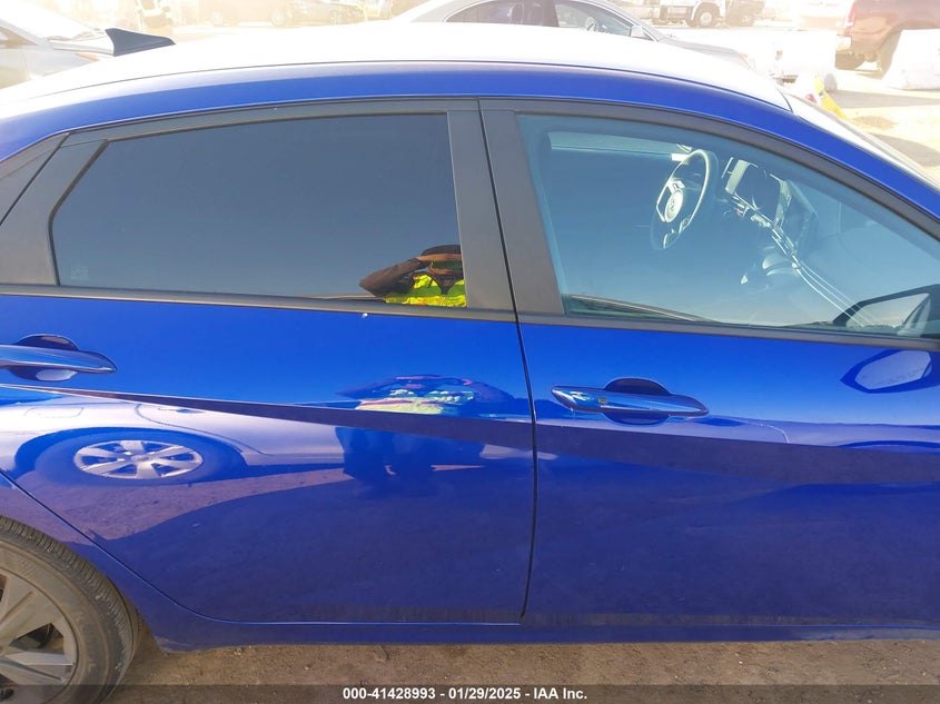 2023 HYUNDAI ELANTRA VIN: KMHLM4AG4PU468039