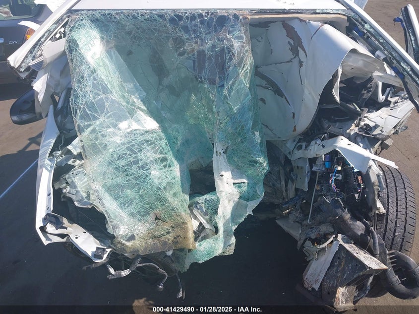 2019 TOYOTA COROLLA SE - 5YFBURHE2KP876756