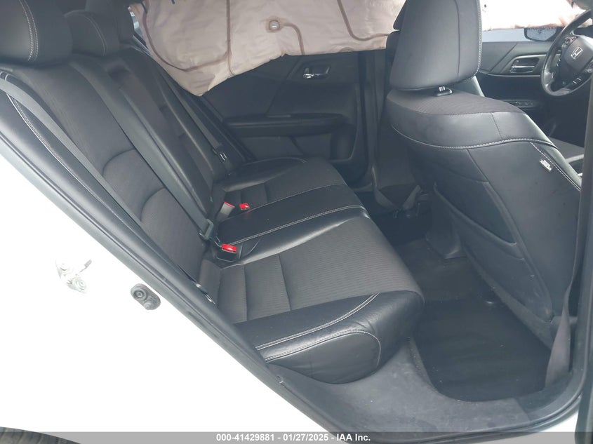 2017 HONDA ACCORD VIN: 1HGCR2F62HA022423