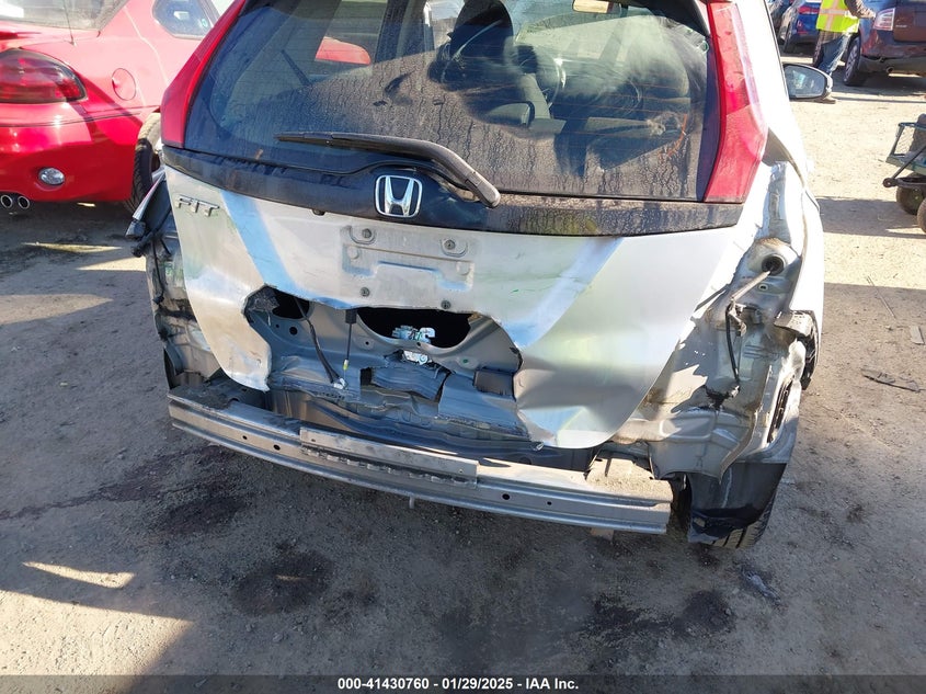 2016 HONDA FIT VIN: JHMGK5H5XGX039460
