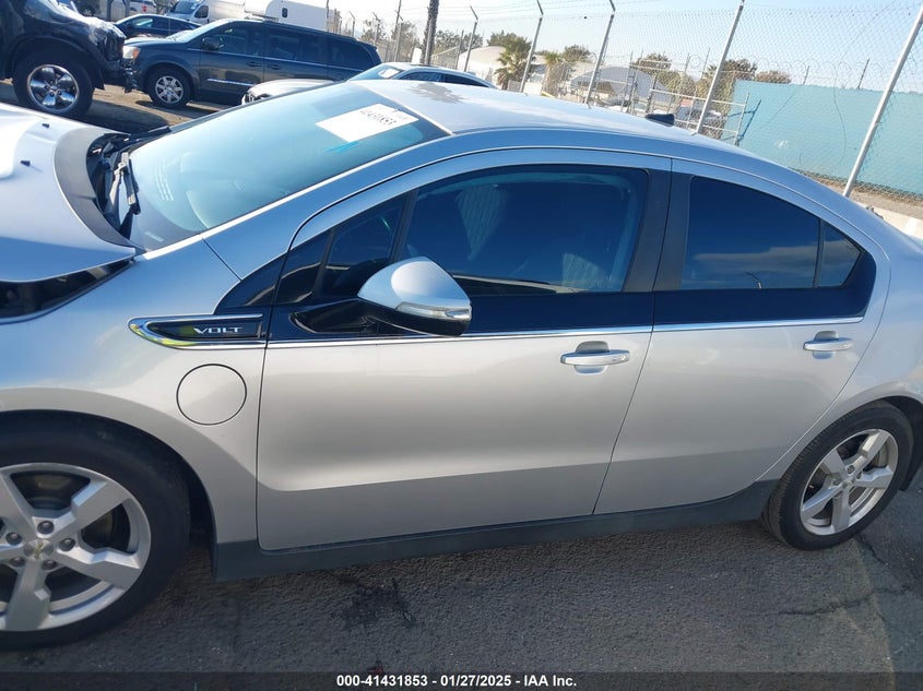 2014 CHEVROLET VOLT VIN: 1G1RE6E48EU153354