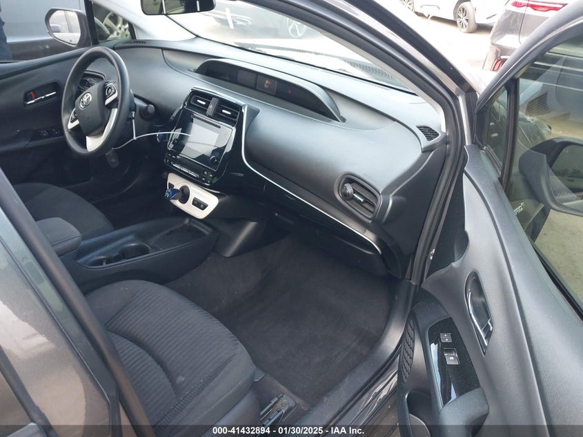 2018 TOYOTA PRIUS VIN: JTDKBRFU5J3073754