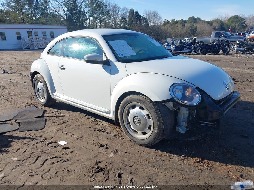 2015 VOLKSWAGEN BEETLE 1.8T CLASSIC - 3VWF17AT3FM602984