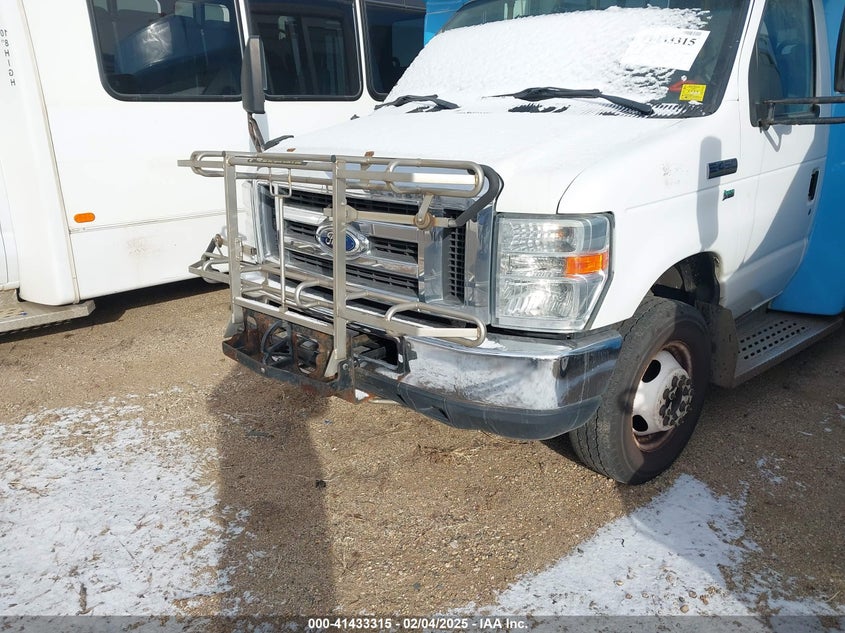 2014 Ford Econoline E450 Super Duty Cutwy Van VIN: 1FDEE4FL2EDB17574 Lot: 41433315