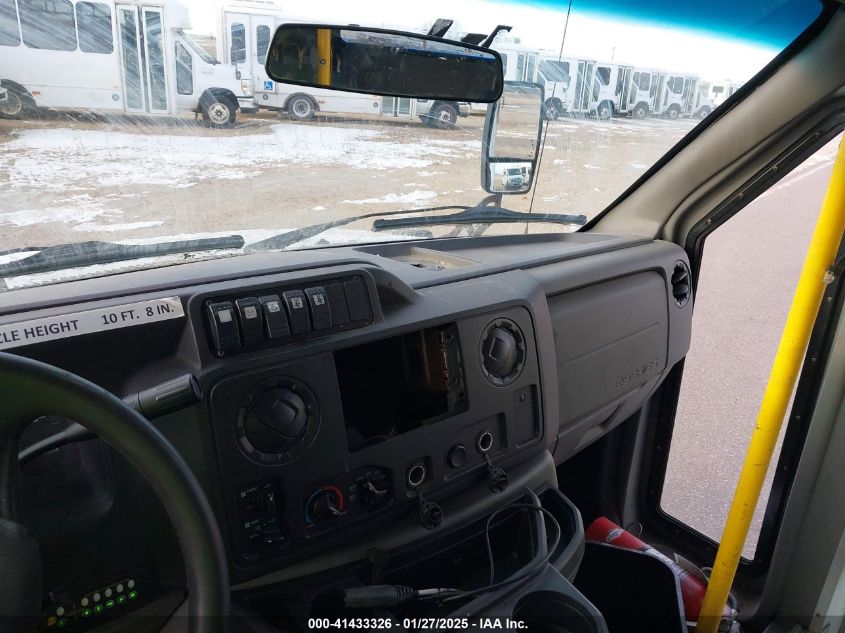 2016 Ford E-450 Cutaway VIN: 1FDFE4FSXGDC45303 Lot: 41433326