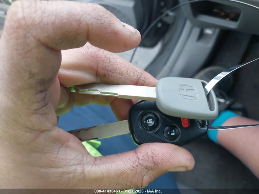 2010 HONDA CIVIC VIN: 2HGFA1F5XAH536095