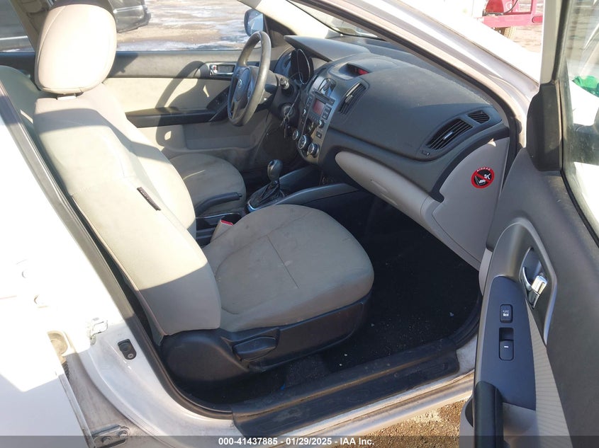 2013 KIA FORTE VIN: KNAFU5A26D5744588