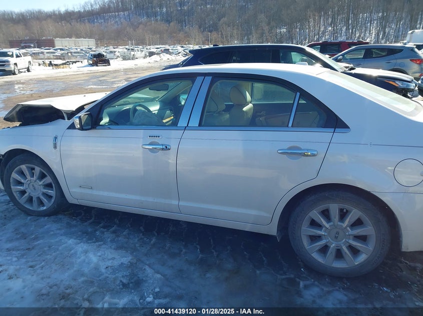 2011 LINCOLN MKZ VIN: 3LNDL2L31BR752945