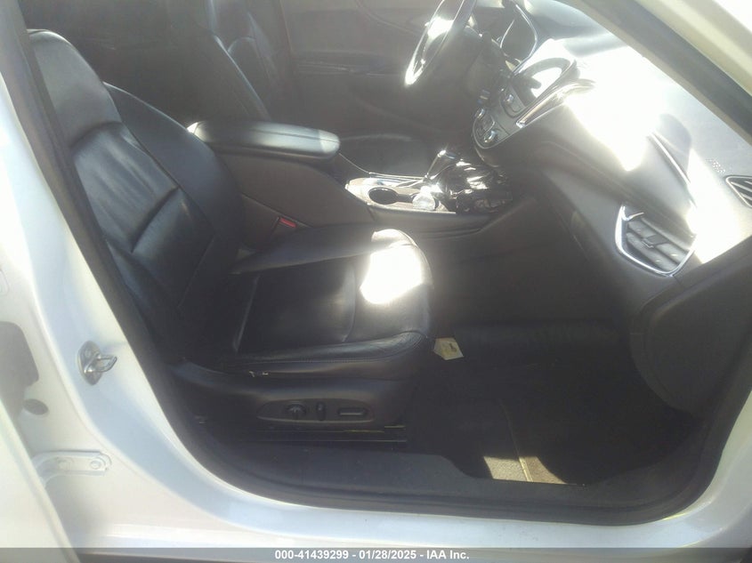 2017 CHEVROLET MALIBU VIN: 1G1ZE5ST5HF105888