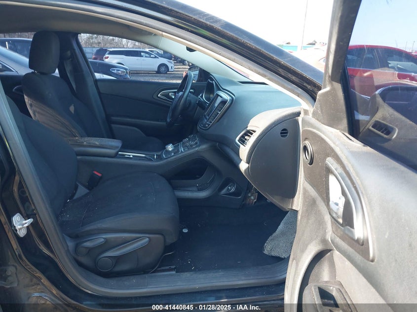 2016 CHRYSLER 200 VIN: 1C3CCCAB3GN102304