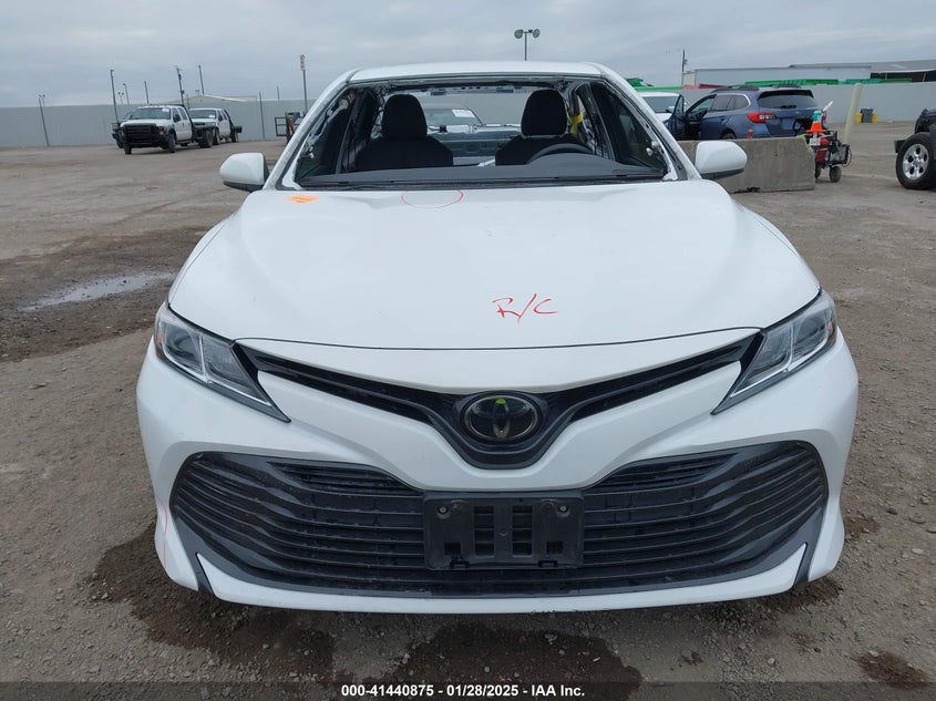 2018 TOYOTA CAMRY VIN: 4T1B11HK2JU584859
