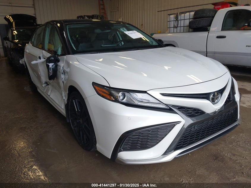 2022 TOYOTA CAMRY  (VIN: 4T1KZ1AK2NU067053)