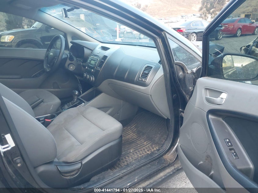 2017 KIA FORTE VIN: 3KPFK4A79HE090842
