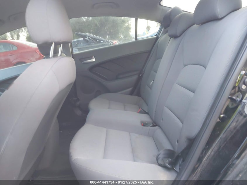 2017 KIA FORTE VIN: 3KPFK4A79HE090842