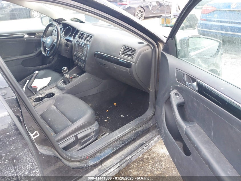 2015 VOLKSWAGEN JETTA VIN: 3VW3A7AJ5FM240819
