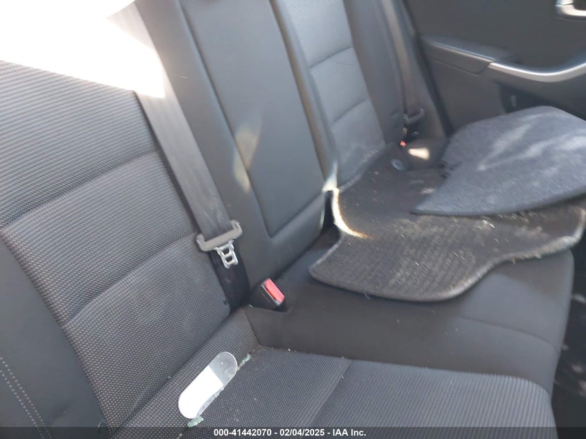 2013 HYUNDAI ELANTRA GT VIN: KMHD35LEXDU139821