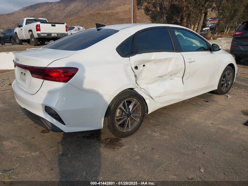 2023 KIA FORTE LXS - 3KPF24AD7PE653570