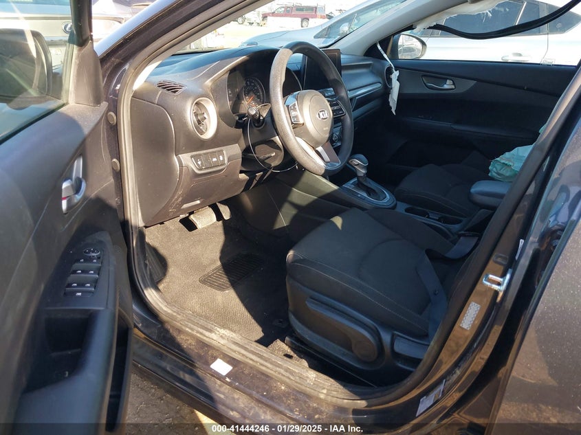 2021 KIA FORTE LXS - 3KPF24AD8ME281488