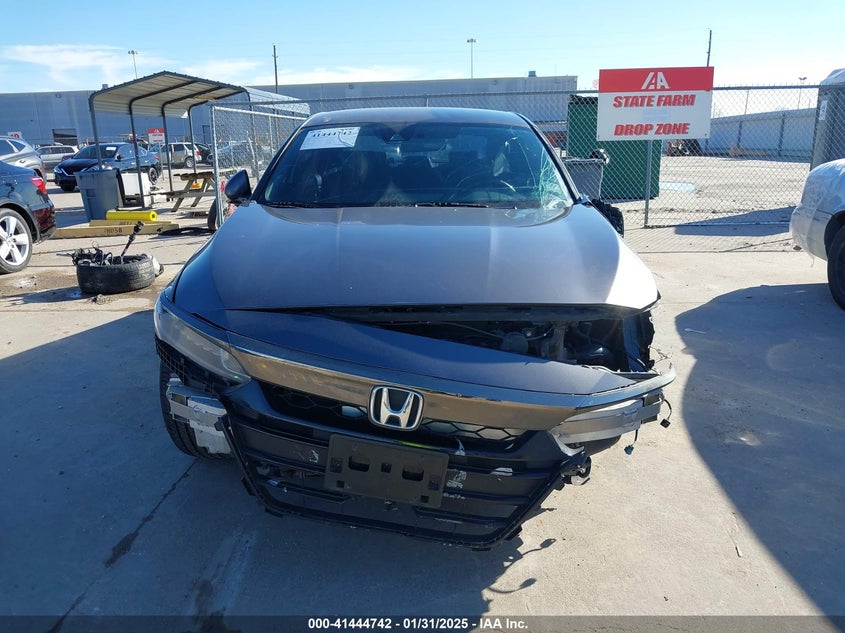 2018 HONDA ACCORD VIN: 1HGCV1F36JA240611