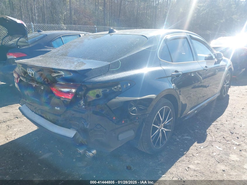 2021 TOYOTA CAMRY VIN: 4T1G11AKXMU435555