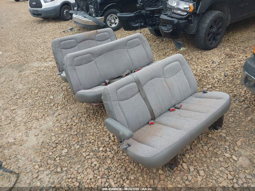 2005 Chevrolet Express VIN: 1GAHG39U851111508 Lot: 41445038