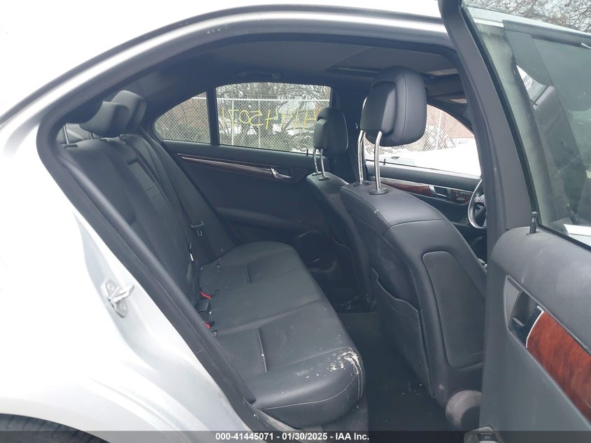 2011 MERCEDES-BENZ C 300 VIN: WDDGF8BB8BR160965