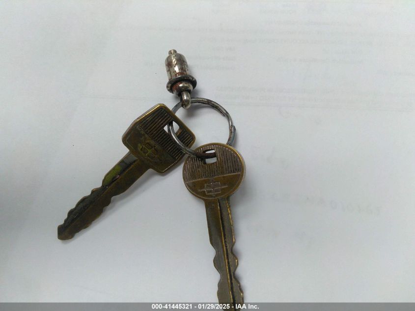 1988 Lincoln Town Car Signature VIN: 1LNBM82F2JY643462 Lot: 41445321