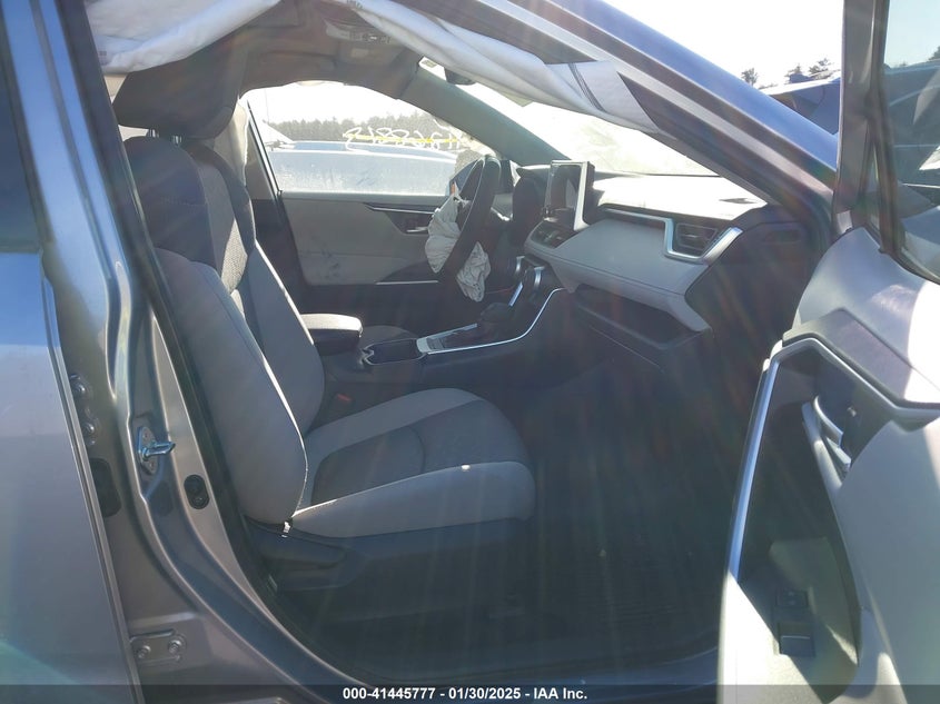 VIN: JTMRWRFV2PD185054 2023 TOYOTA RAV4 HYBRID XLE