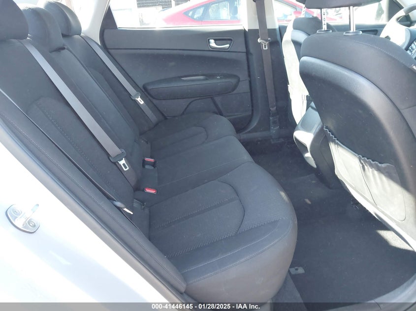 2016 KIA OPTIMA VIN: KNAGT4L39G5112440