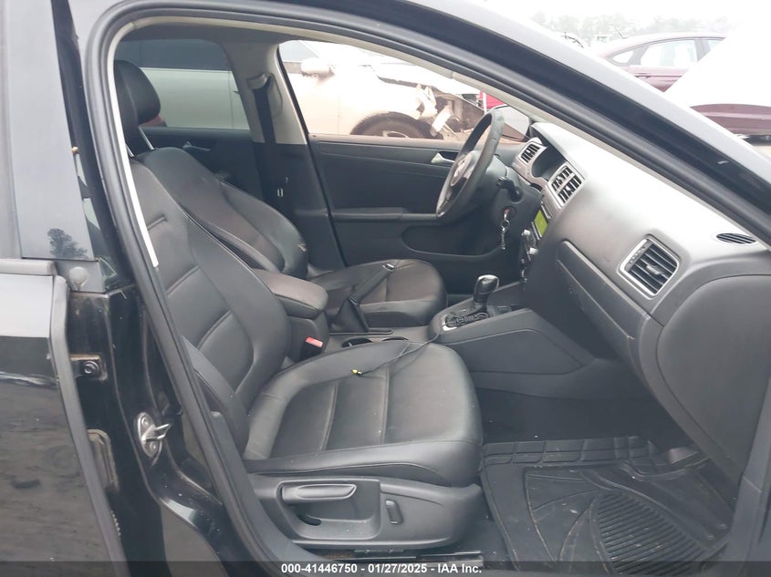 2014 VOLKSWAGEN JETTA VIN: 3VWD17AJ0EM302713