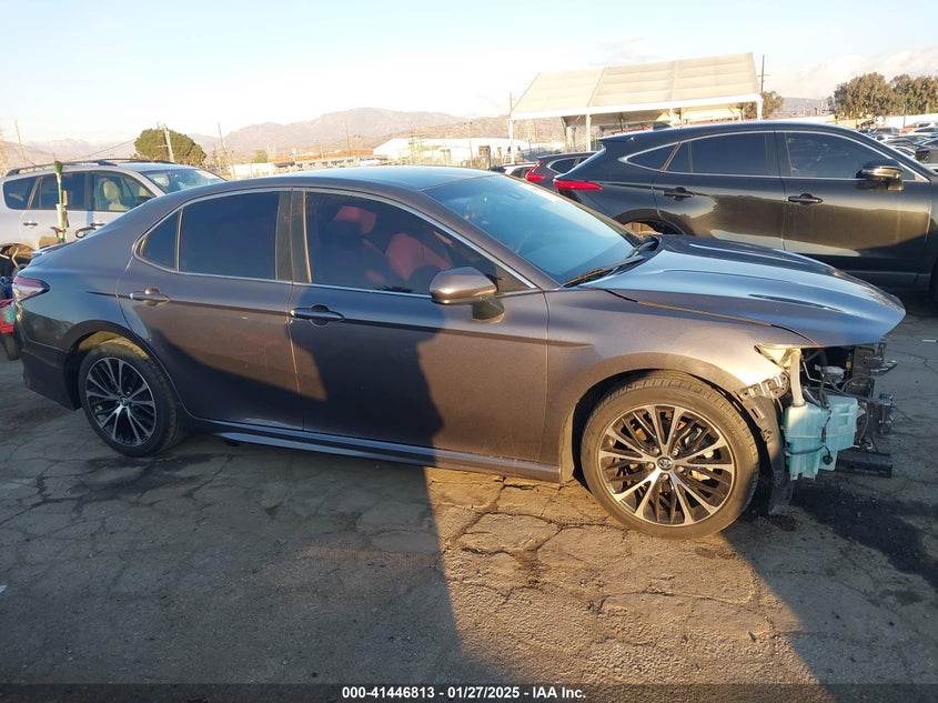 2018 TOYOTA CAMRY SE - 4T1B11HK4JU539762