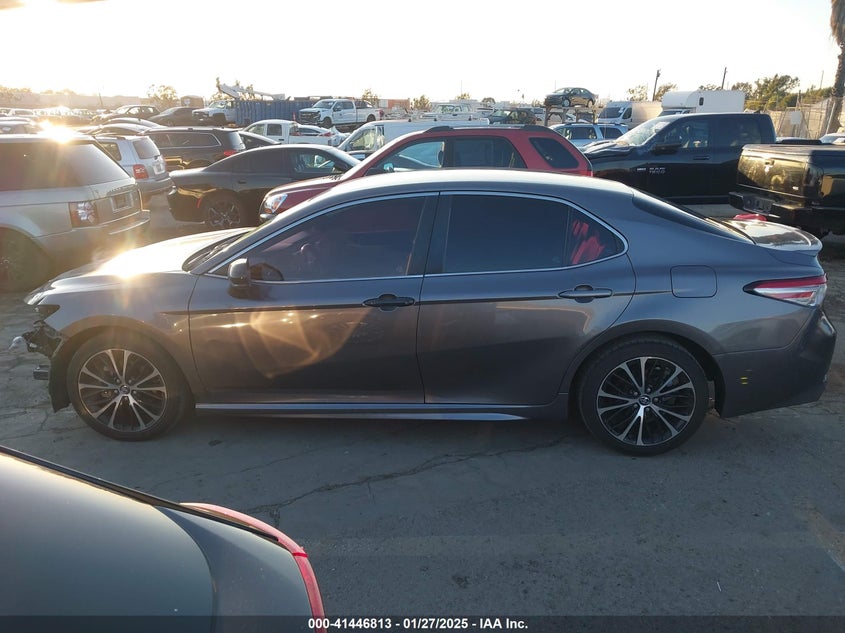 2018 TOYOTA CAMRY SE - 4T1B11HK4JU539762