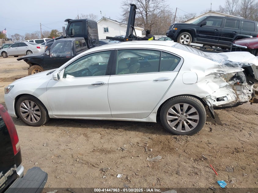 2014 HONDA ACCORD VIN: 1HGCR2F85EA112582