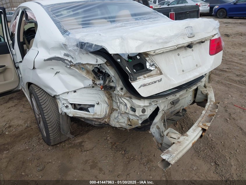2014 HONDA ACCORD VIN: 1HGCR2F85EA112582