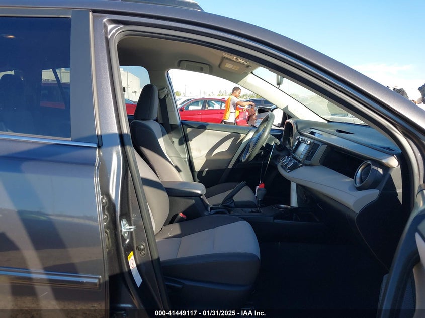 2015 TOYOTA RAV4 LE - JTMZFREV8FJ036391
