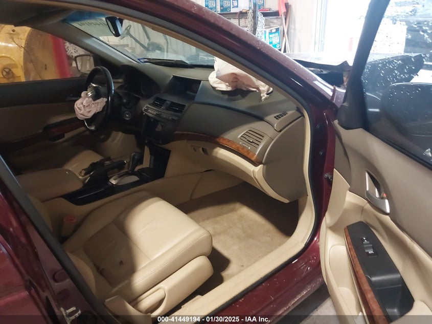 2009 HONDA ACCORD VIN: 1HGCP26819A132453