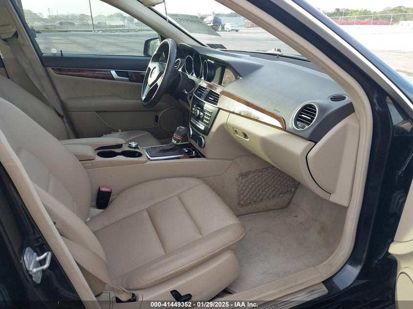 2012 MERCEDES-BENZ C 250 VIN: WDDGF4HB4CR205112
