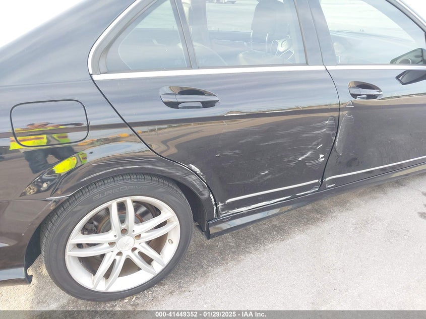 2012 MERCEDES-BENZ C 250 VIN: WDDGF4HB4CR205112