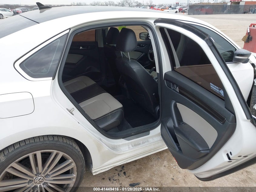 2015 VOLKSWAGEN PASSAT VIN: 1VWBS7A35FC029681