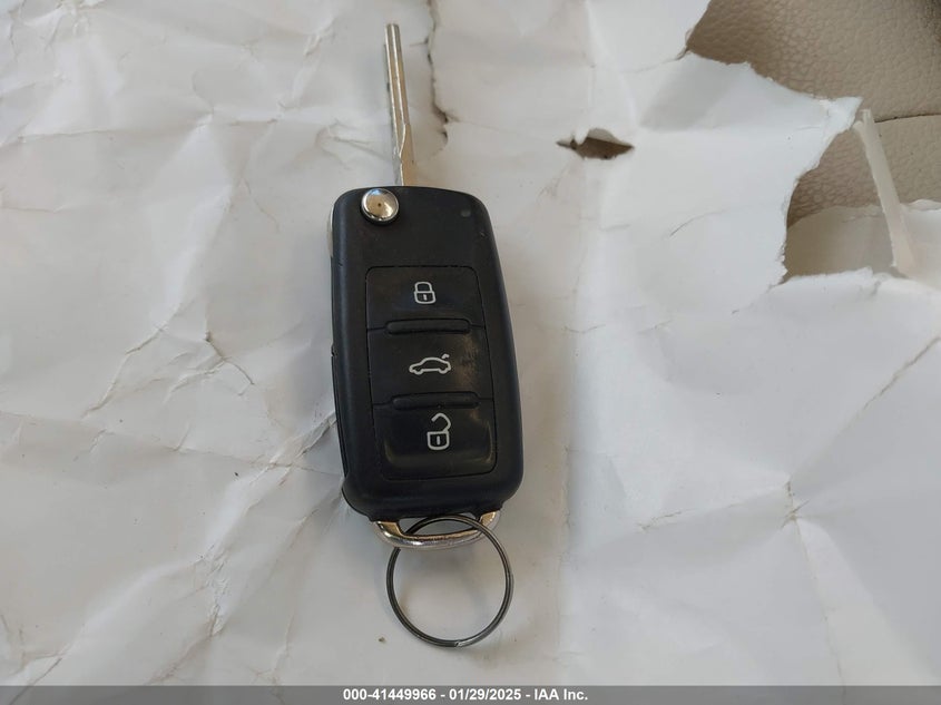 2014 VOLKSWAGEN JETTA VIN: 3VWB17AJ8EM422931