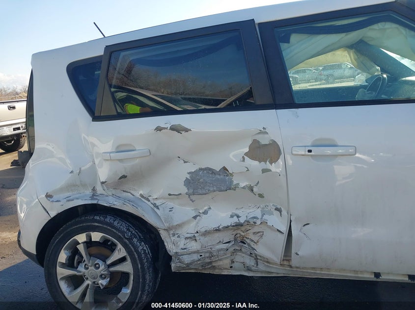 2016 Kia Soul + VIN: KNDJP3A55G7263923 Lot: 41450600