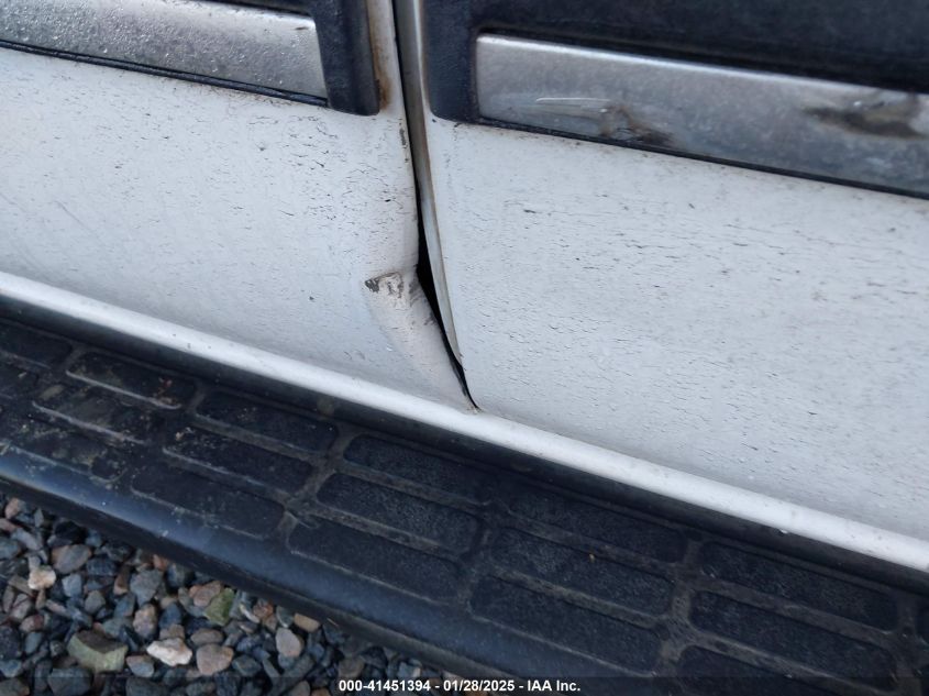 2004 Chevrolet Tahoe Ls VIN: 1GNEC13V54J105814 Lot: 41451394